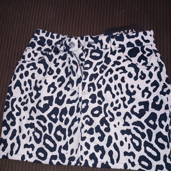 Motel black and white cheetah print shirt - Picture 2 of 4